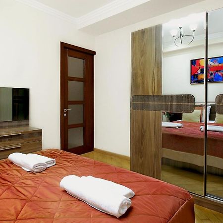 3 Bedroom Apartment Near Republic Square Γιερεβάν Εξωτερικό φωτογραφία