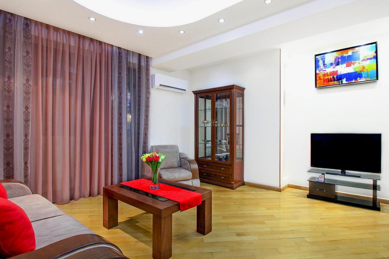 3 Bedroom Apartment Near Republic Square Γιερεβάν Εξωτερικό φωτογραφία