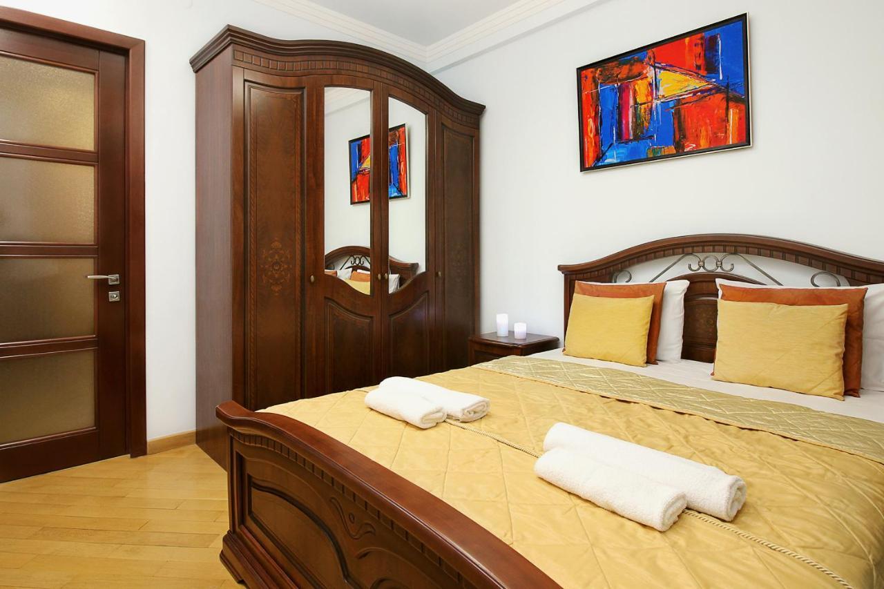 3 Bedroom Apartment Near Republic Square Γιερεβάν Εξωτερικό φωτογραφία
