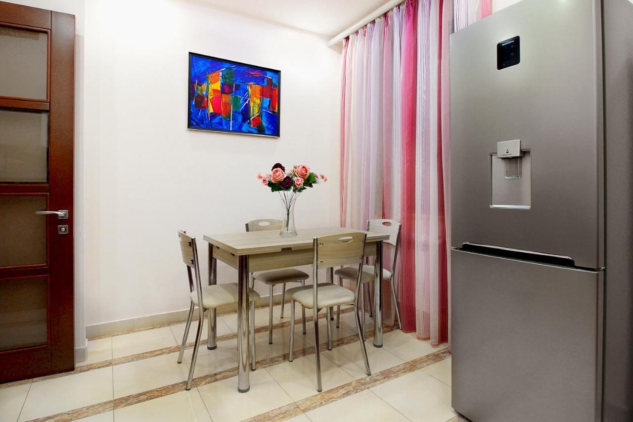 3 Bedroom Apartment Near Republic Square Γιερεβάν Εξωτερικό φωτογραφία